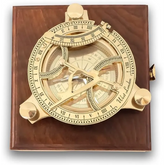 Brújula con reloj de sol con caja de madera SC92